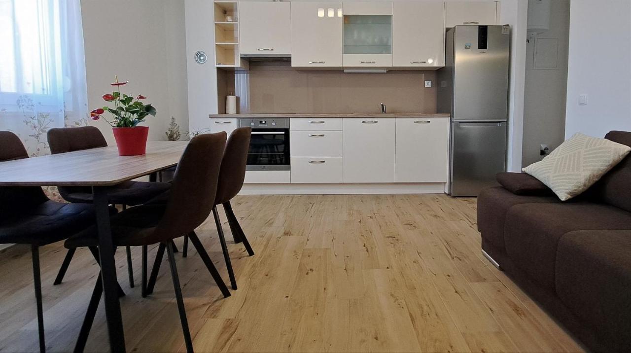 Holiday Apartman Kastela Ngoại thất bức ảnh