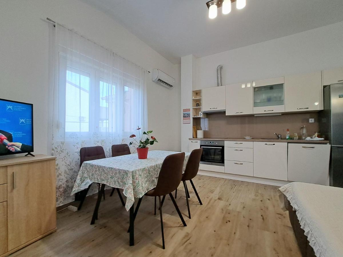 Holiday Apartman Kastela Ngoại thất bức ảnh